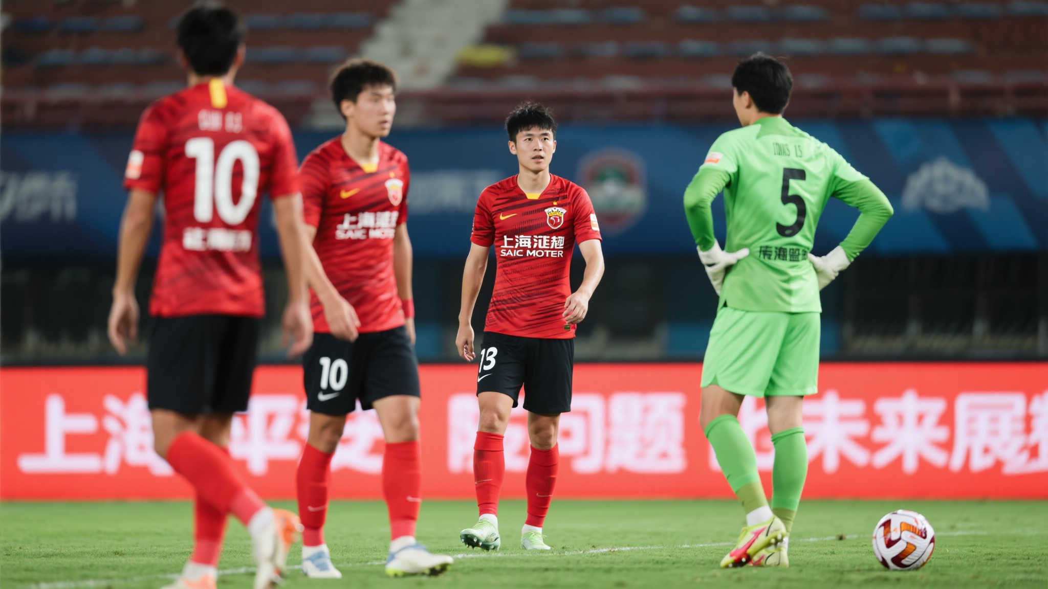 海港足协杯出局解析:可用之兵有限,年轻球员略显拘谨 海港足协杯出局解析:可用之兵有限,年轻球员略显拘谨